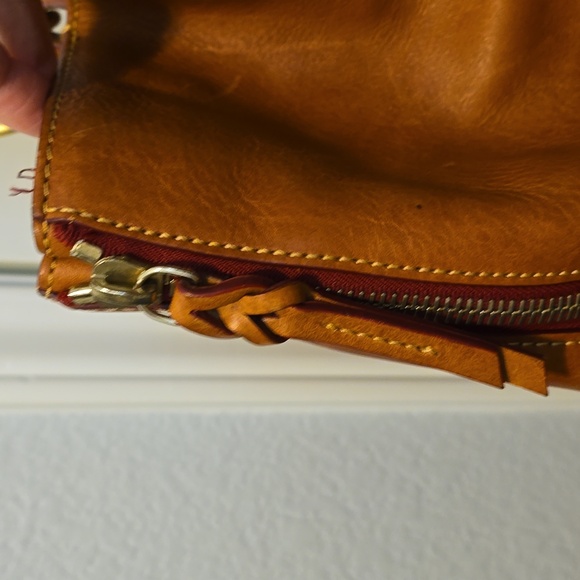 💥Price Reduced💥Dooney & Bourke Satchel HB in a beautiful Chestnut brown EUC PF - Picture 4 of 16